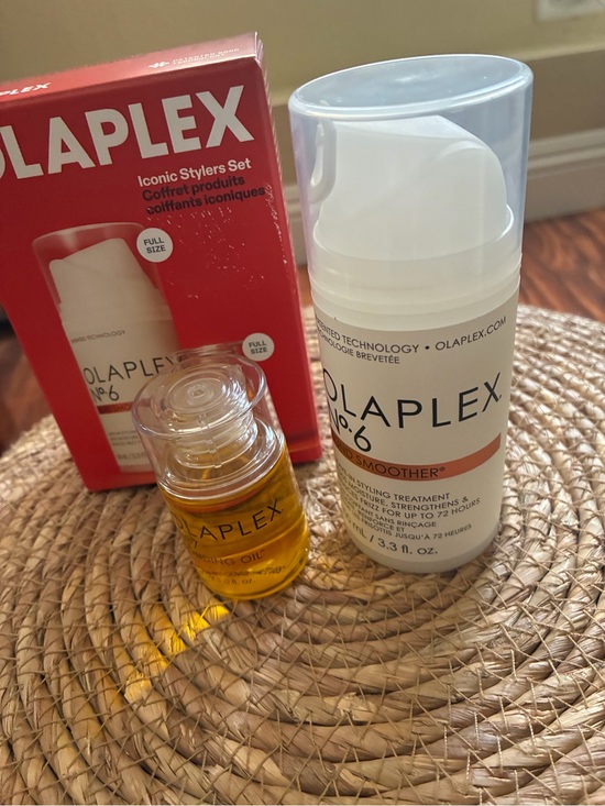 OLAPLEX Other - OLAPLEX Styling Set with White Pump Bottle and Amber Oil
